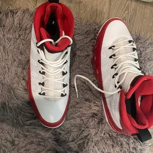 Worn a couple times men’s Jordan’s shoes.